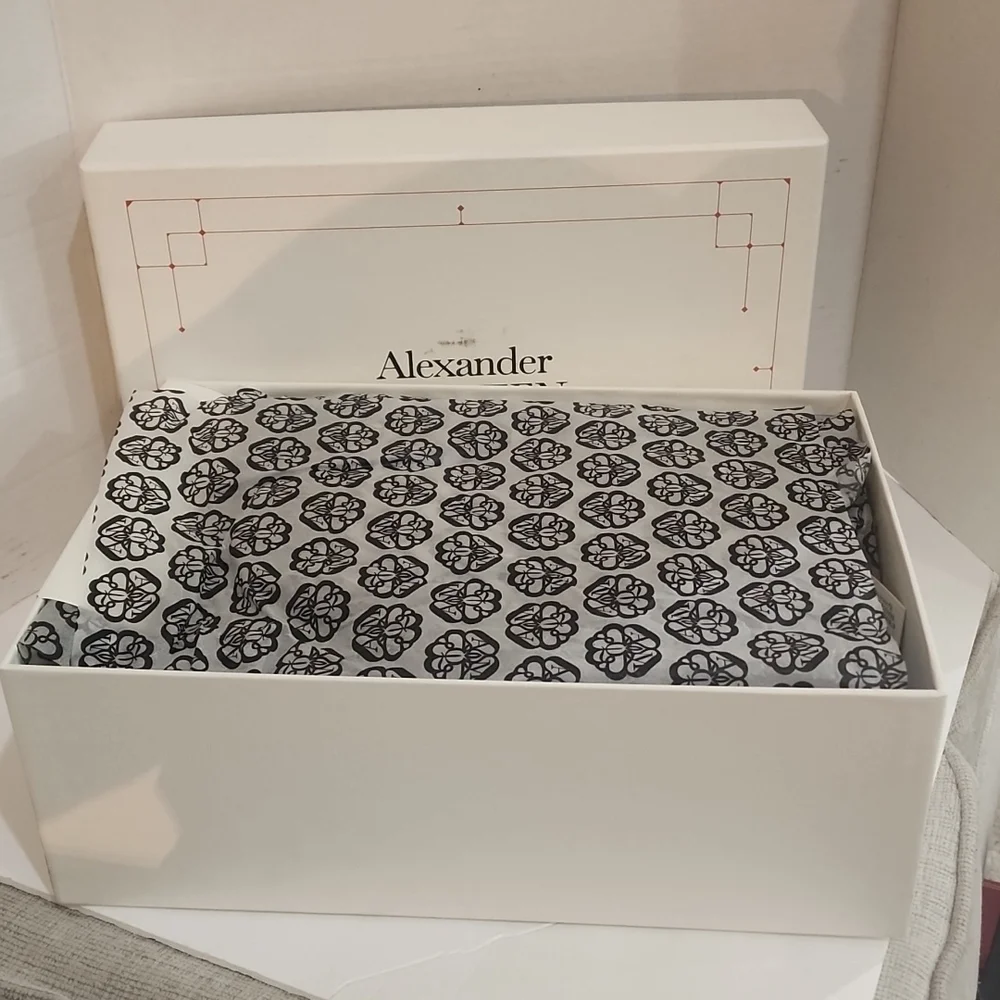 Authentic Alexander McQueen Oversized Spray Flocking Sneakers Men size 8 - Picture 10 of 13